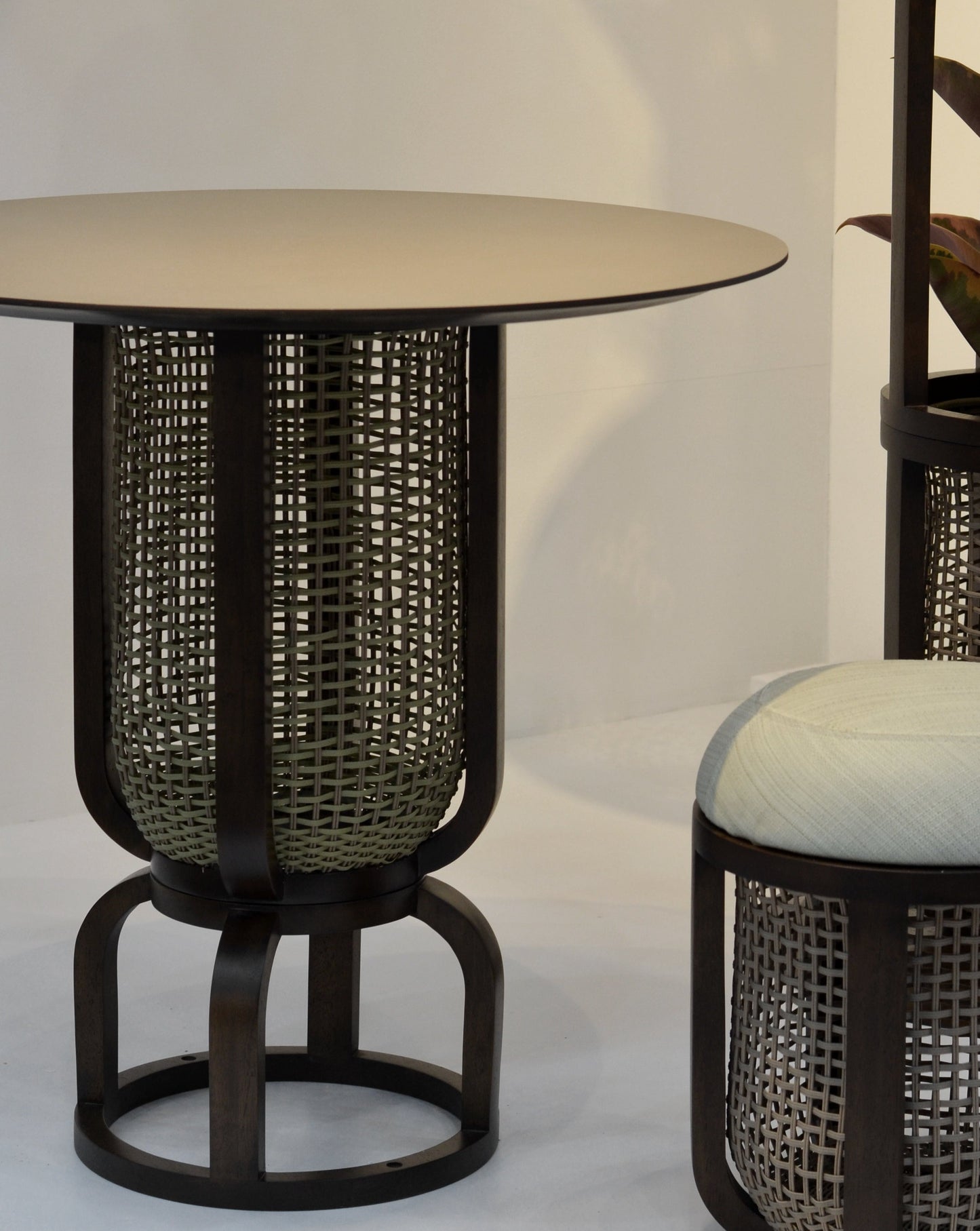 Vertical Basket - Table and Stool